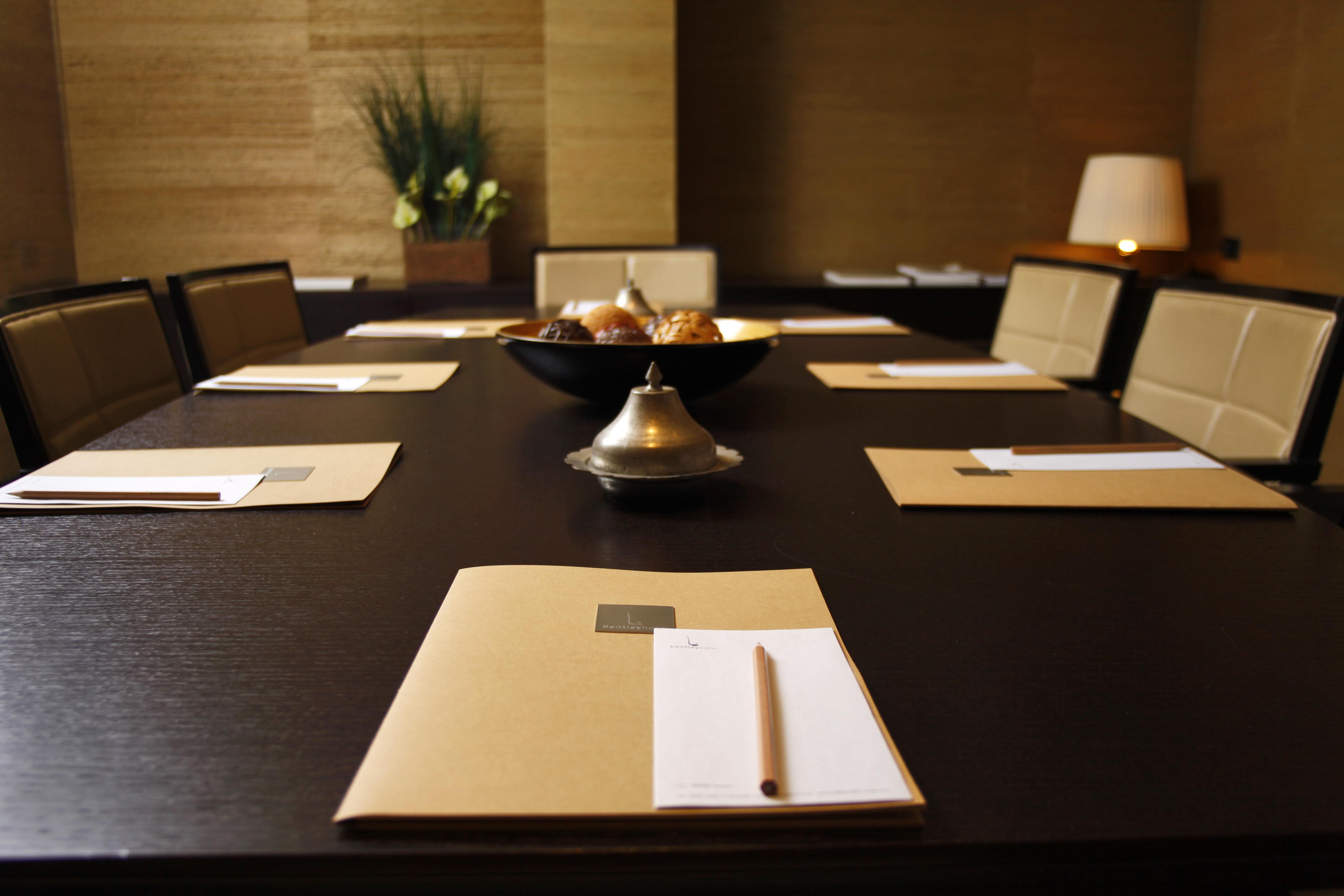 איסטמבול Bentley Hotel Bosphorus - Special Class מראה חיצוני תמונה A meeting room at a hotel