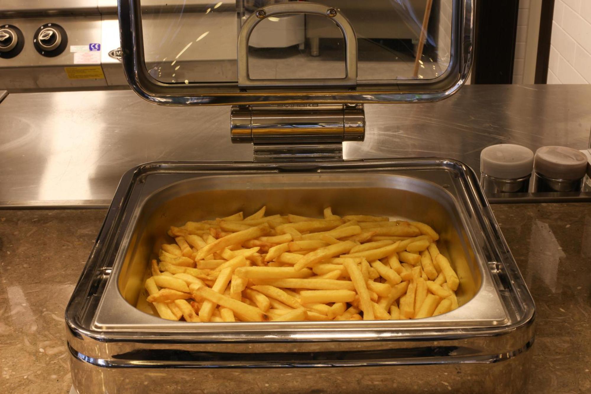 איסטמבול Bentley Hotel Bosphorus - Special Class מראה חיצוני תמונה A chafing dish with a glass lid