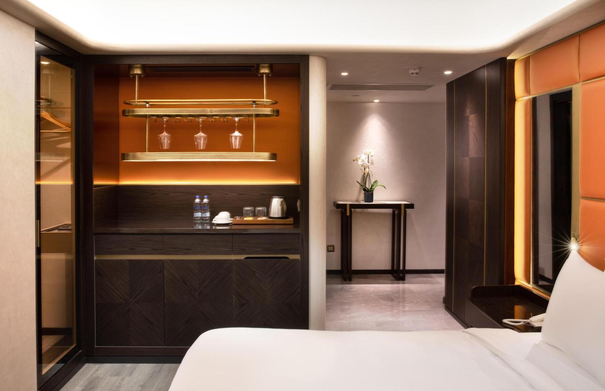 איסטמבול Bentley Hotel Bosphorus - Special Class מראה חיצוני תמונה A room at the hotel